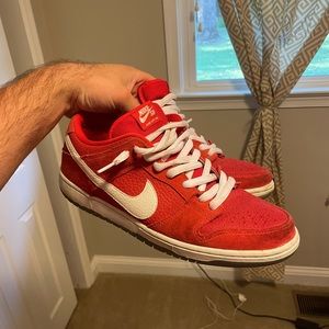 Nike Dunk sb low “challenge red”